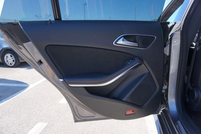 MERCEDES-BENZ CLA 180 d S.W. Automatic Premium