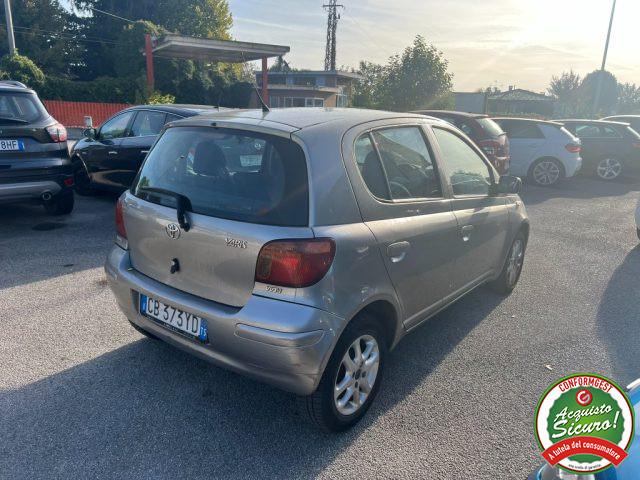 TOYOTA Yaris 1.3i 16V cat 5 porte Sol