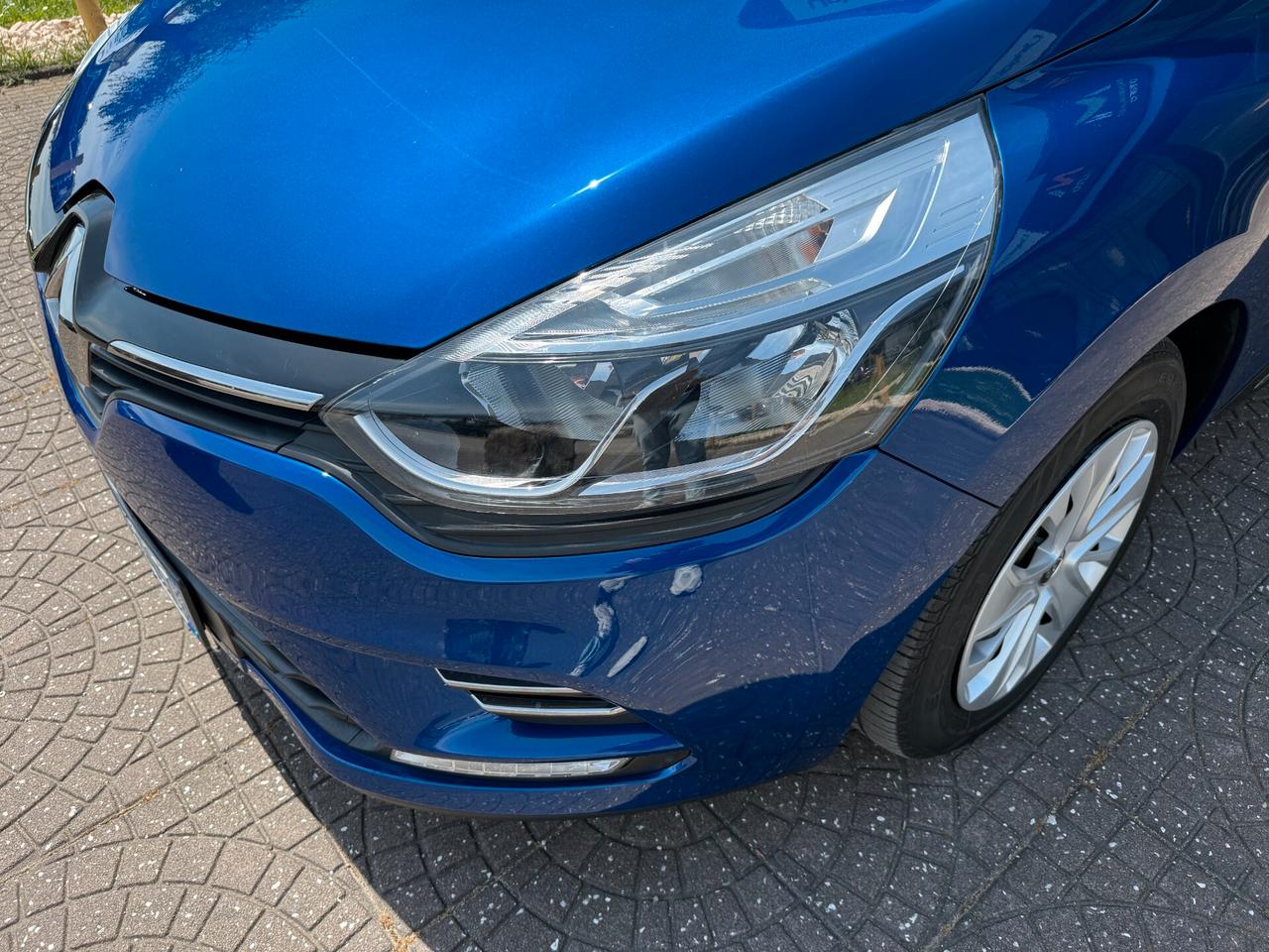 Renault Clio dCi 8V 75 CV 5 porte Moschino Intens