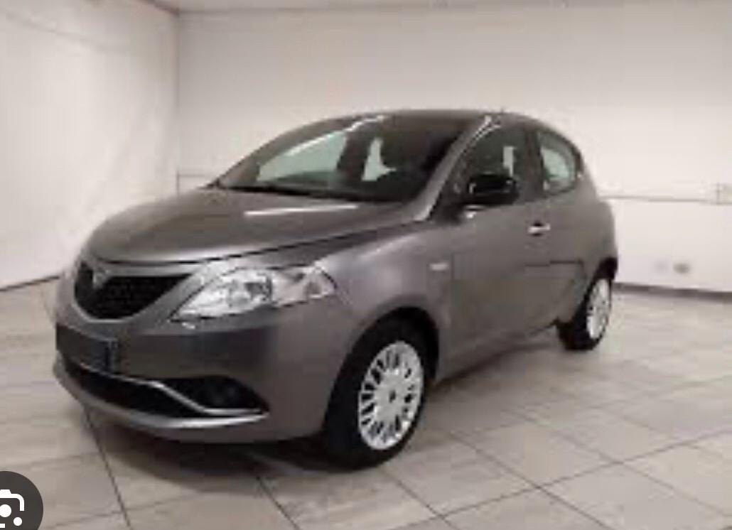 Lancia Ypsilon 1.2 69 CV 5 porte S&S Silver