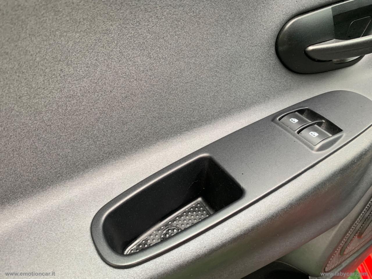 LANCIA Ypsilon 1.2 69 CV 5p. GPL Ecochic Silver - 2017