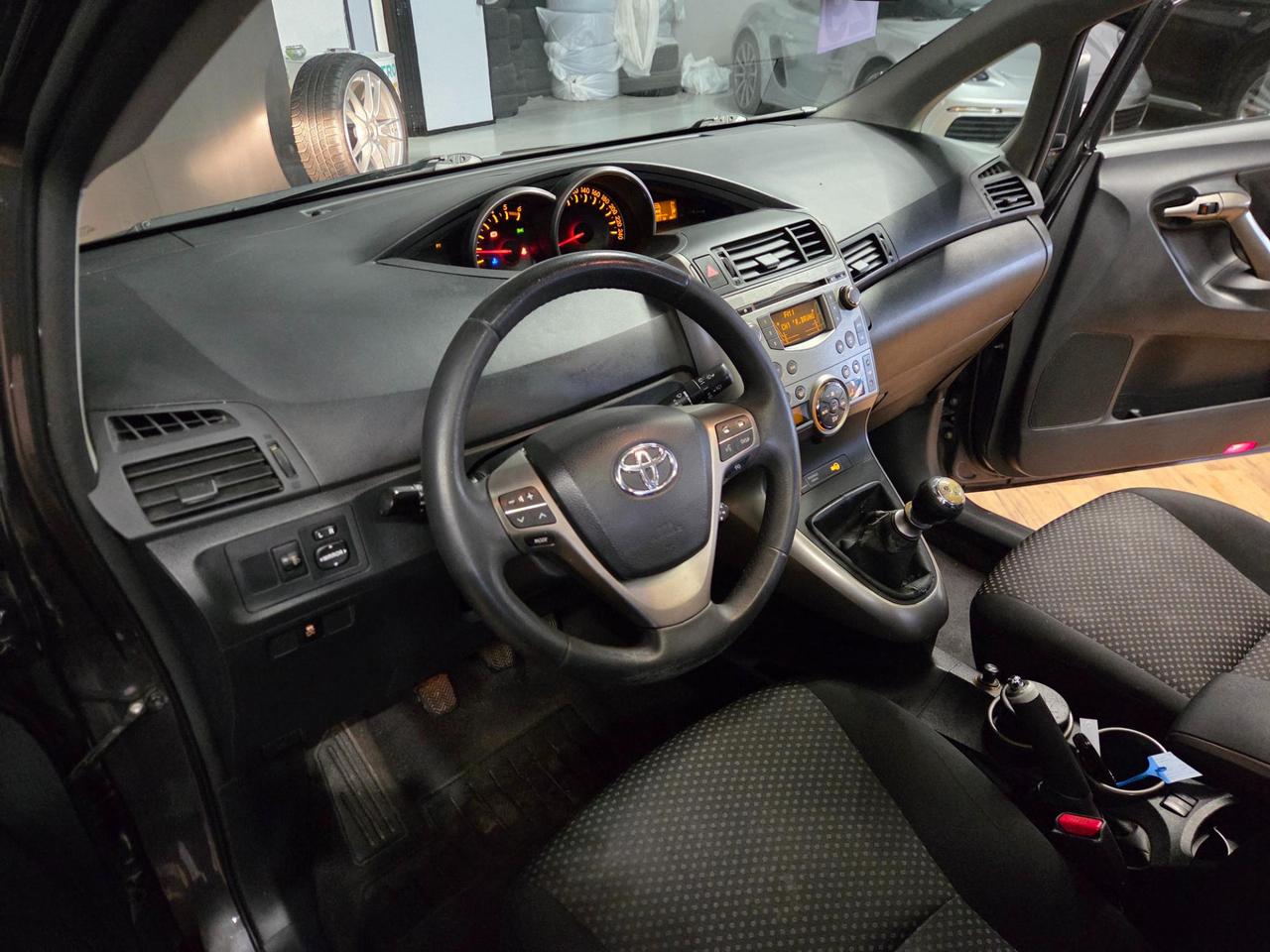 Toyota Verso 2.0 d-4d Sol mt