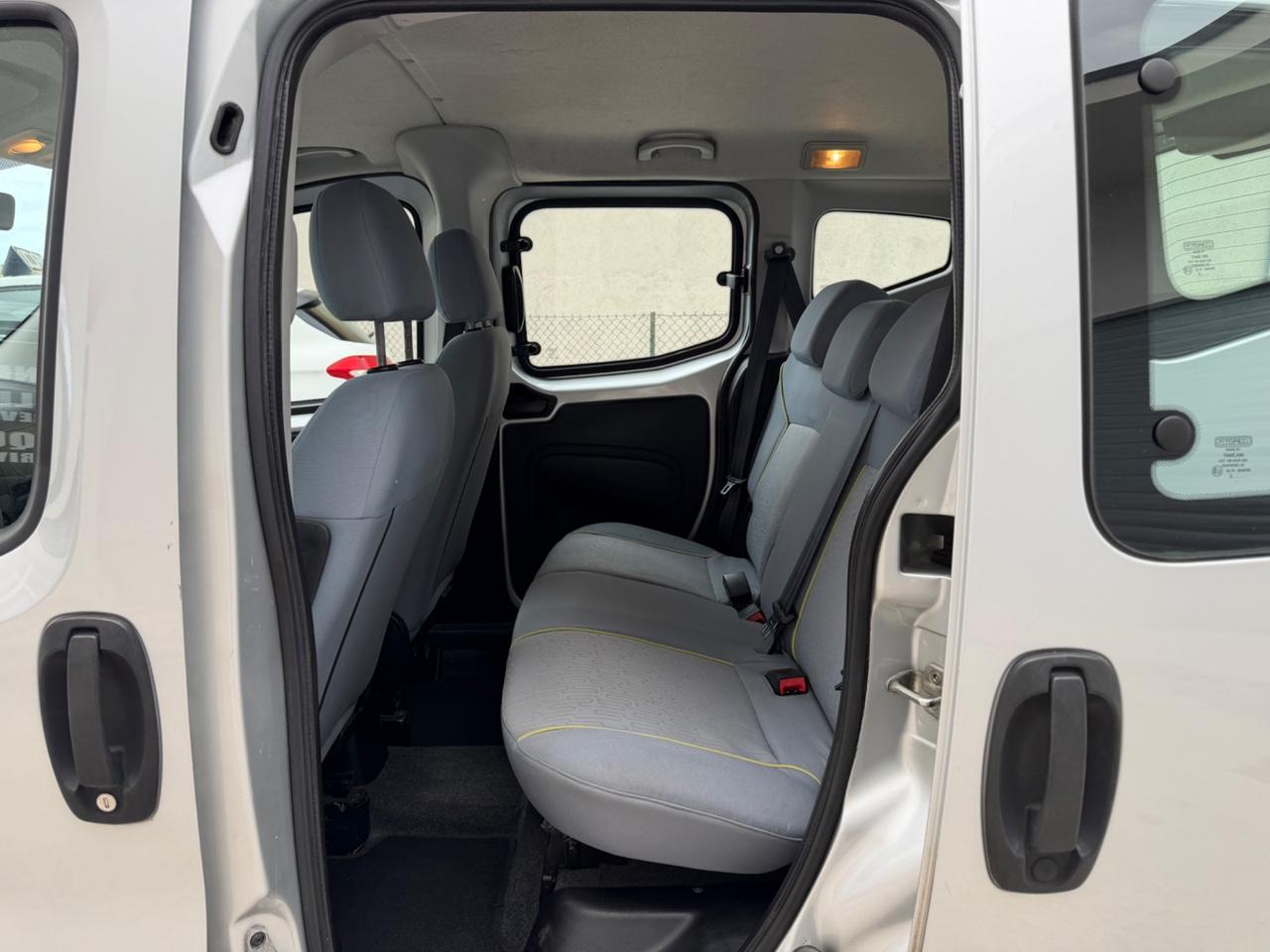 Peugeot Bipper 1.4 HDi 70CV 2011