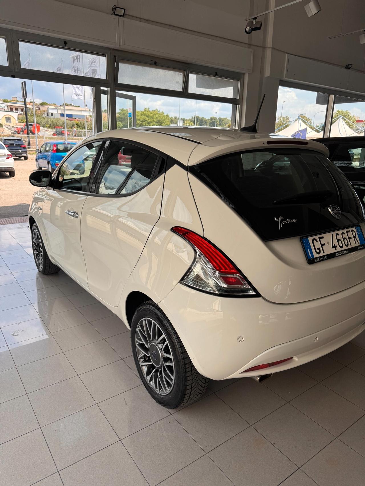 LANCIA YPSILON BZ - GPL FULL OPTIONAL IMPIANTO ORIGINALE CASA MADRE