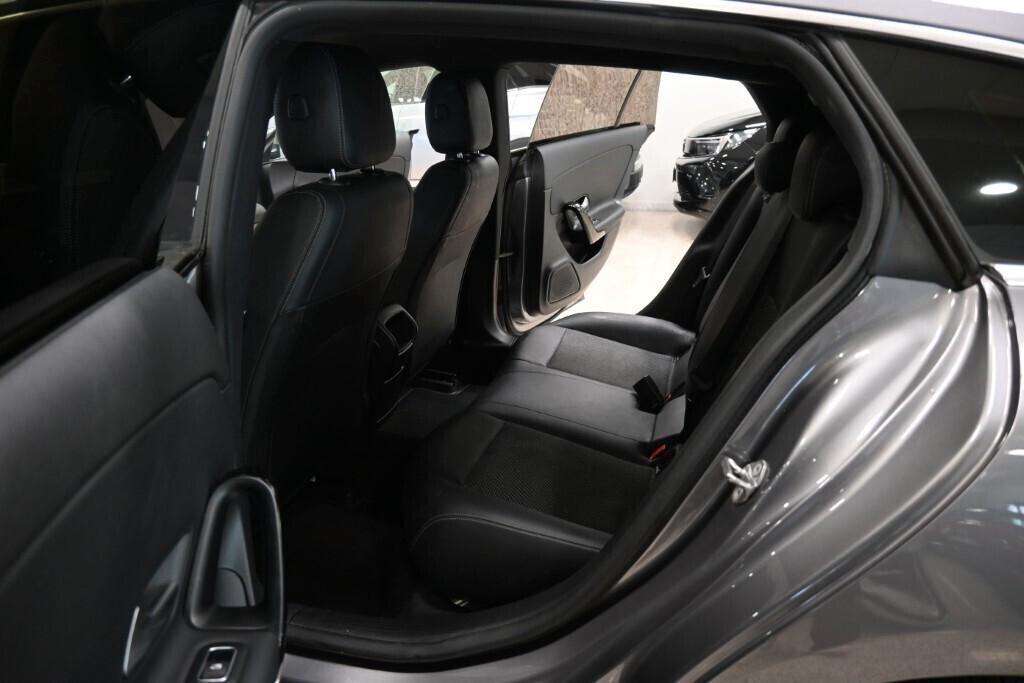 Mercedes-benz CLA 180 SHOOTING BREAK 180D 116CV AUTOMATIC BUSINESS SOLUTION ( FARI LED - PDC NAVI )