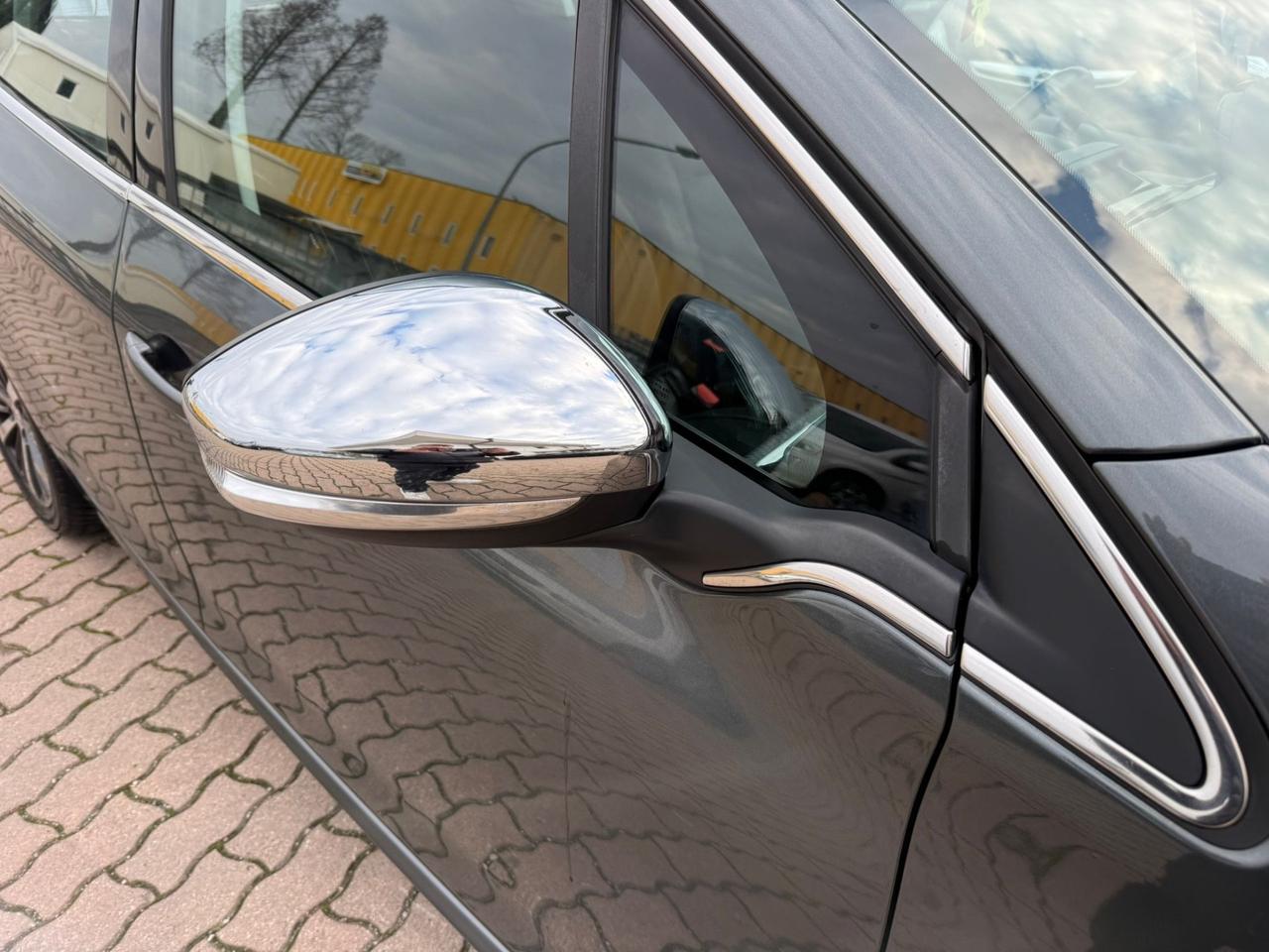 Peugeot 208 BlueHDi 75 5 porte Allure