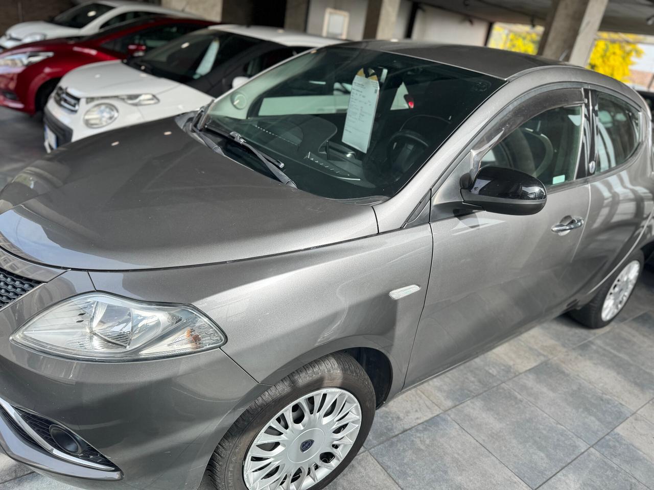 Lancia Ypsilon 1.2 69 CV 5 porte GPL Ecochic Gold