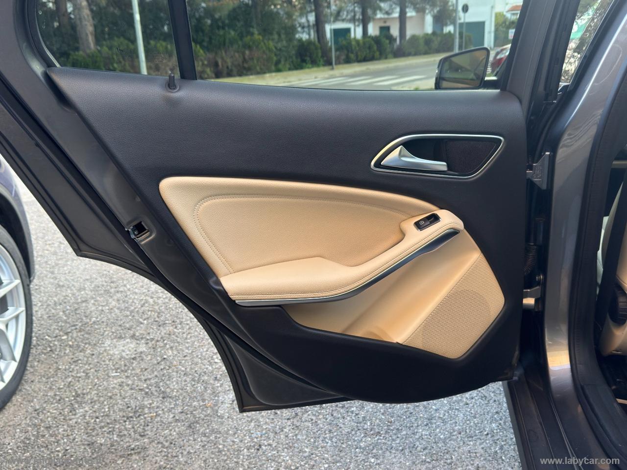 MERCEDES-BENZ GLA 200 d Automatic Sport TETTO PELLE TELEC POST