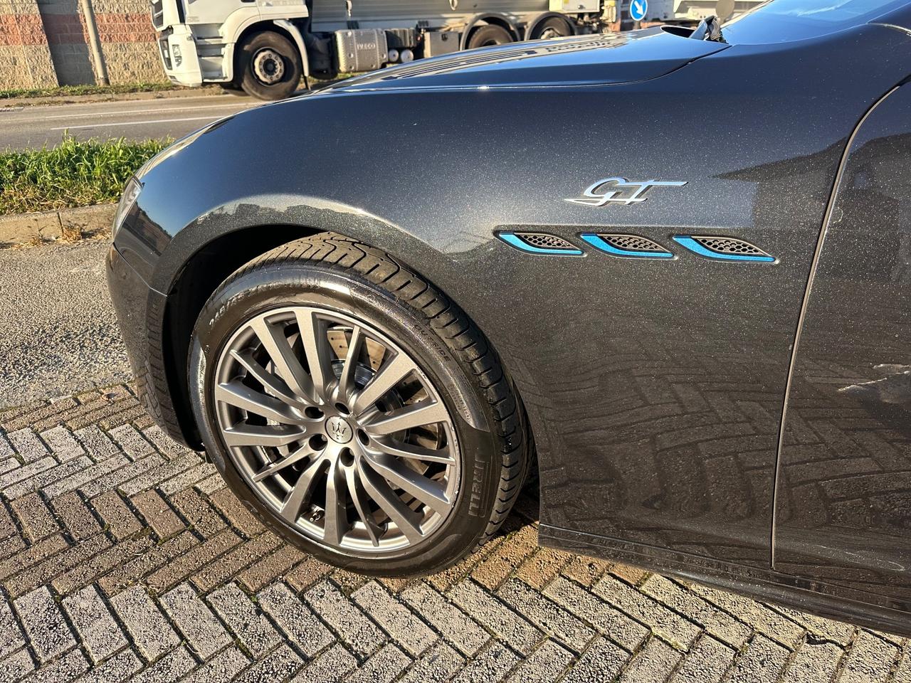 Maserati Ghibli 330 CV MHEV GT