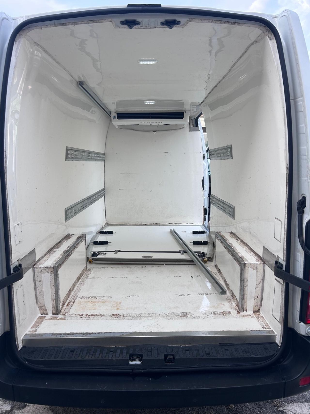 Renault Master T35 2.3 dCi/125 TP PL-SL-TM-RG Furg