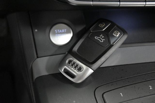 AUDI Q5 2.0 TDI quattro S tronic Business Sport