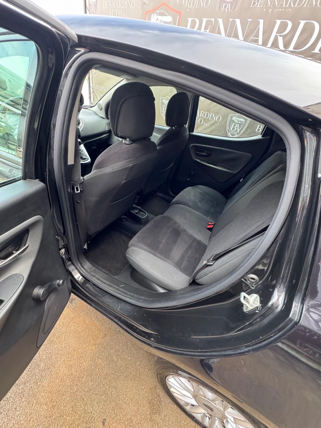 Lancia Ypsilon 0.9 TwinAir 85 CV 5 porte Metano Ecochic Gold