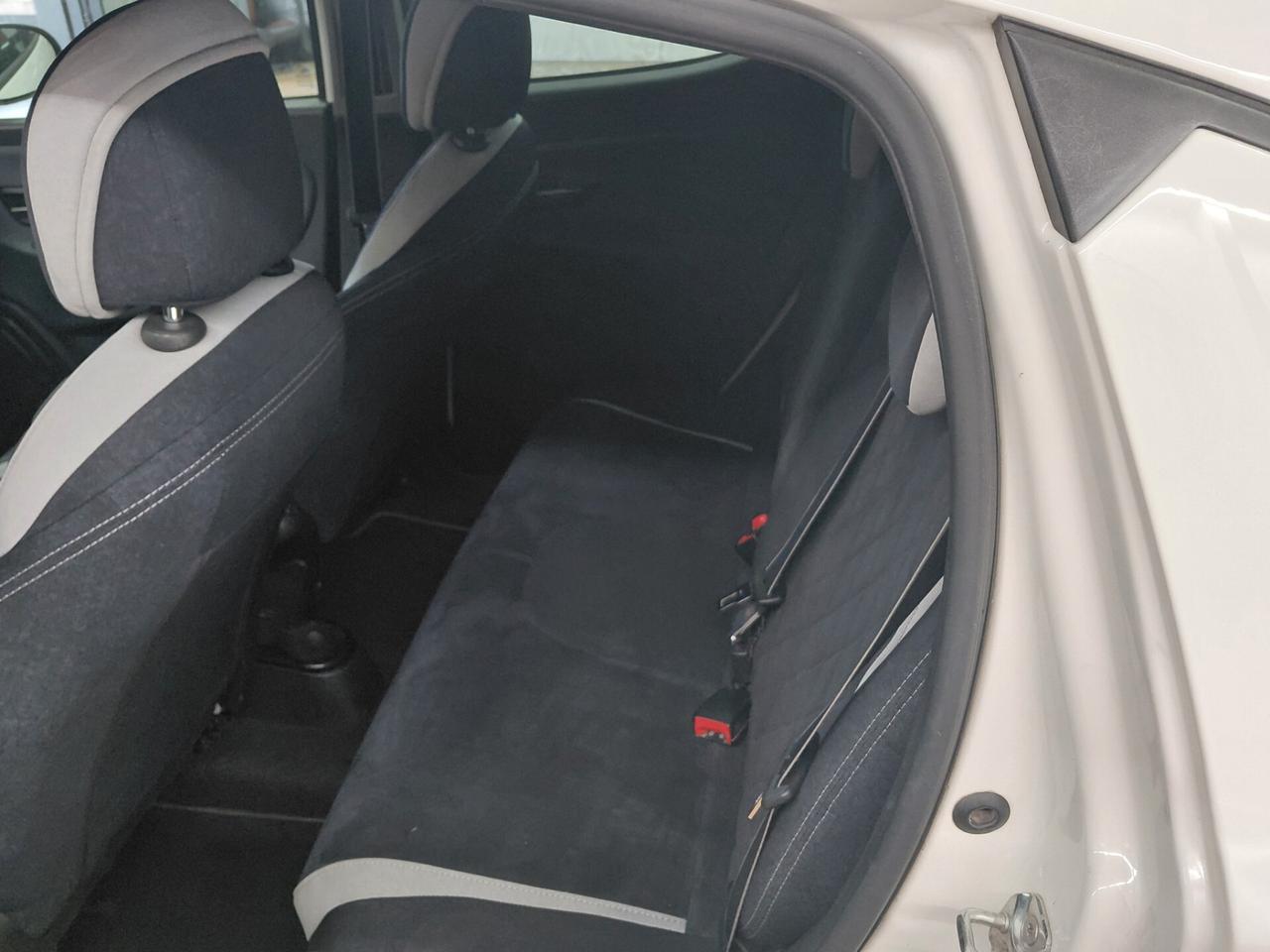 Lancia Ypsilon 1.2 69 CV 5 porte Mya soli 96000 km