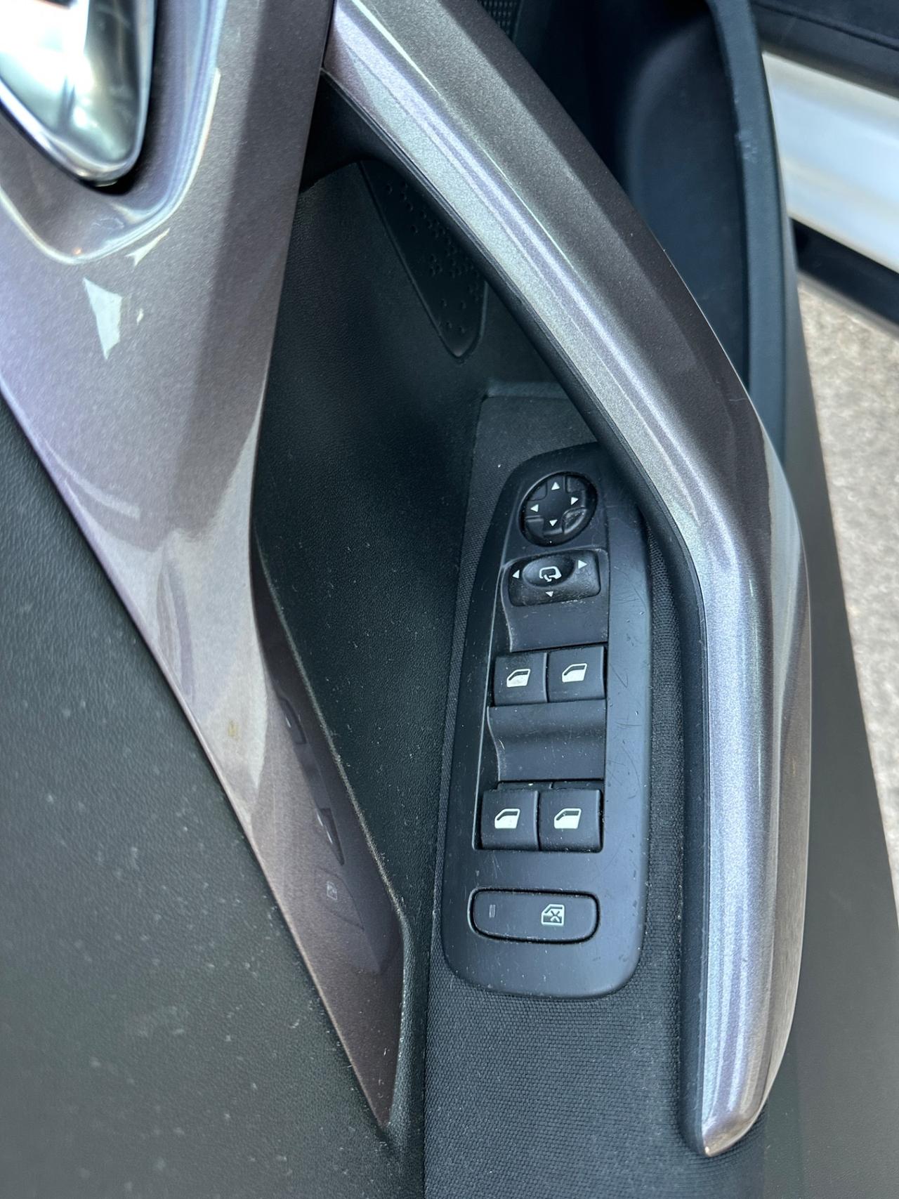 Peugeot 2008 PureTech 82 Allure soli 110mila km