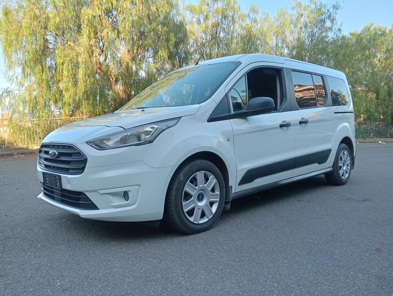 Ford Transit Connect Pianale ribassato con rampa disabili carrozzina