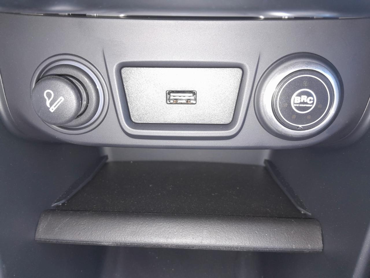 EVO 4 1.6 BENZINA / GPL 106CV
