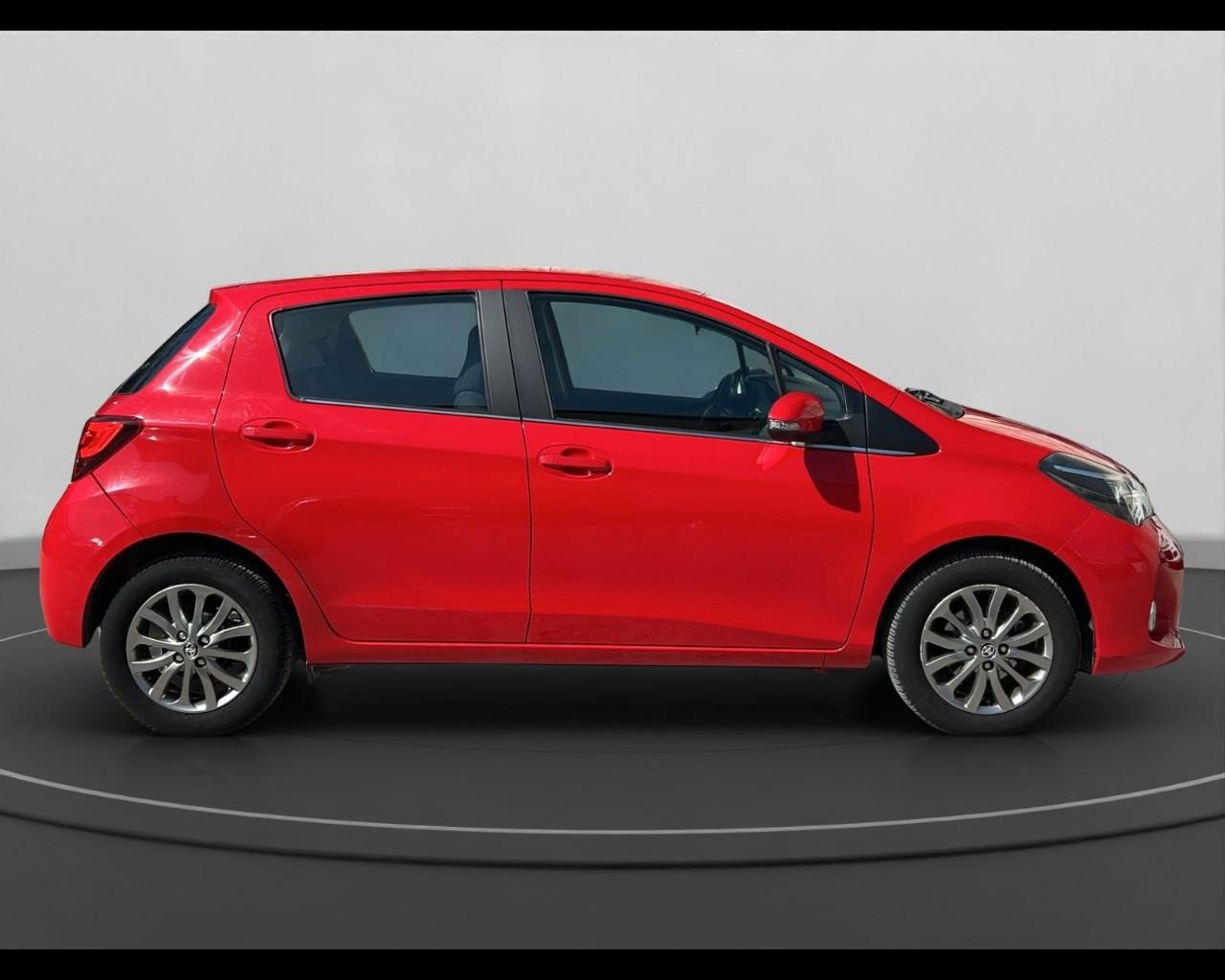 TOYOTA Yaris III 2015 - Yaris 5p 1.0 Lounge
