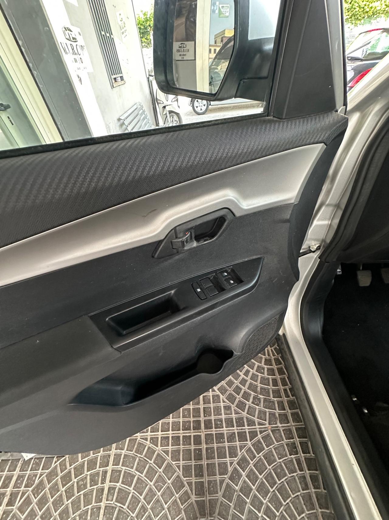 Mahindra KUV100 1.2 VVT K8