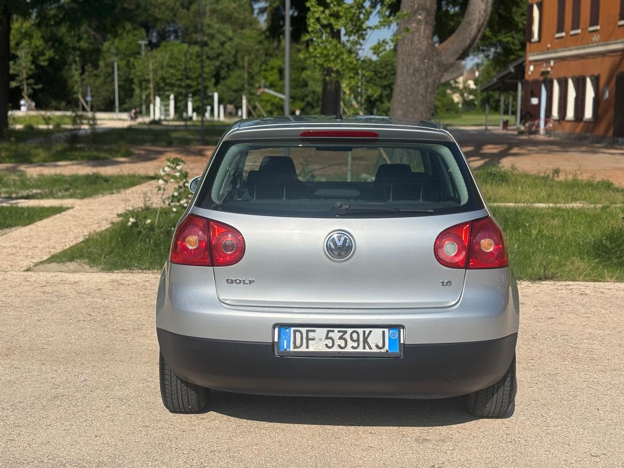Volkswagen Golf 1.6 16V FSI 5p. Comfortline
