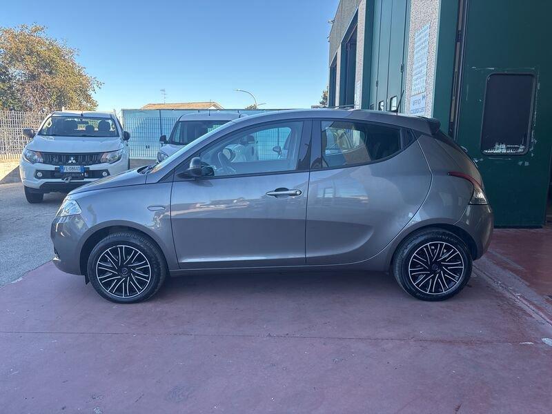 Lancia Ypsilon Ypsilon 1.0 5 porte S&S Hybrid
