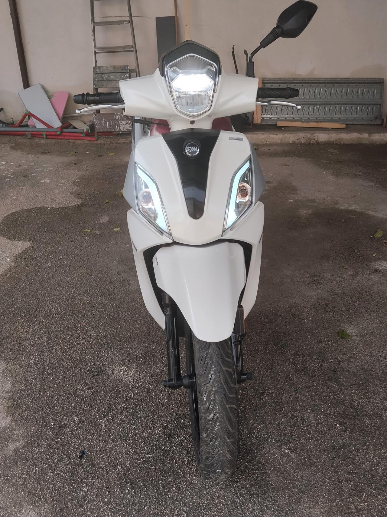 Sym Symphony 200 2021