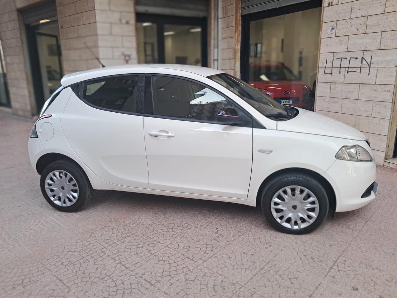 LANCIA YPSILON METANO-NEOPATENTATI-Euro5650-