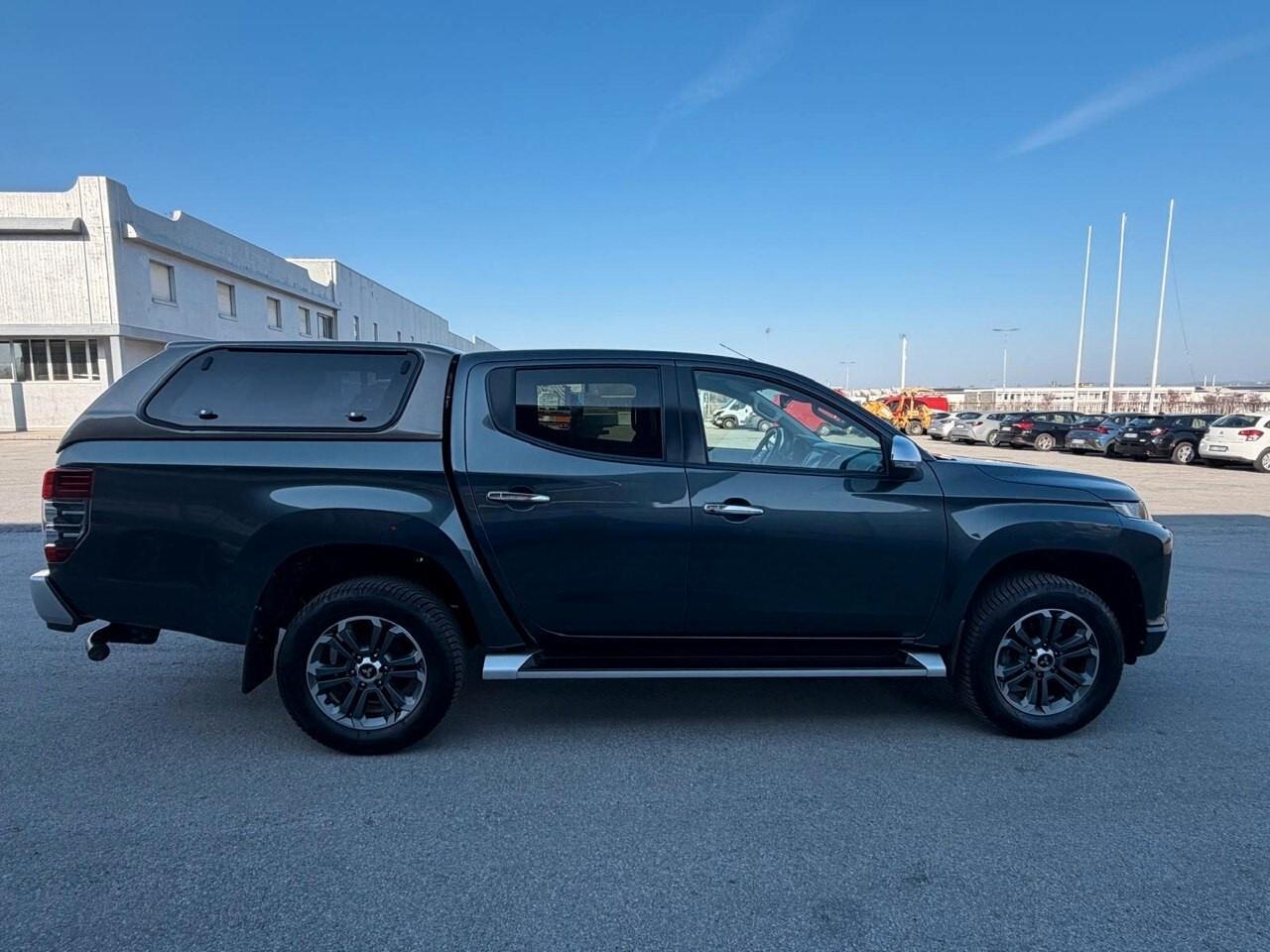 Mitsubishi L200 2.3 D Double Cab 4x4 Super Select P2 Intouch Intense