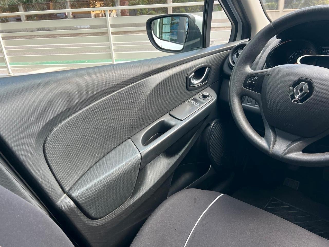 RENAULT CLIO 1.2 5P 73CV LIVE NEOPATENTATI