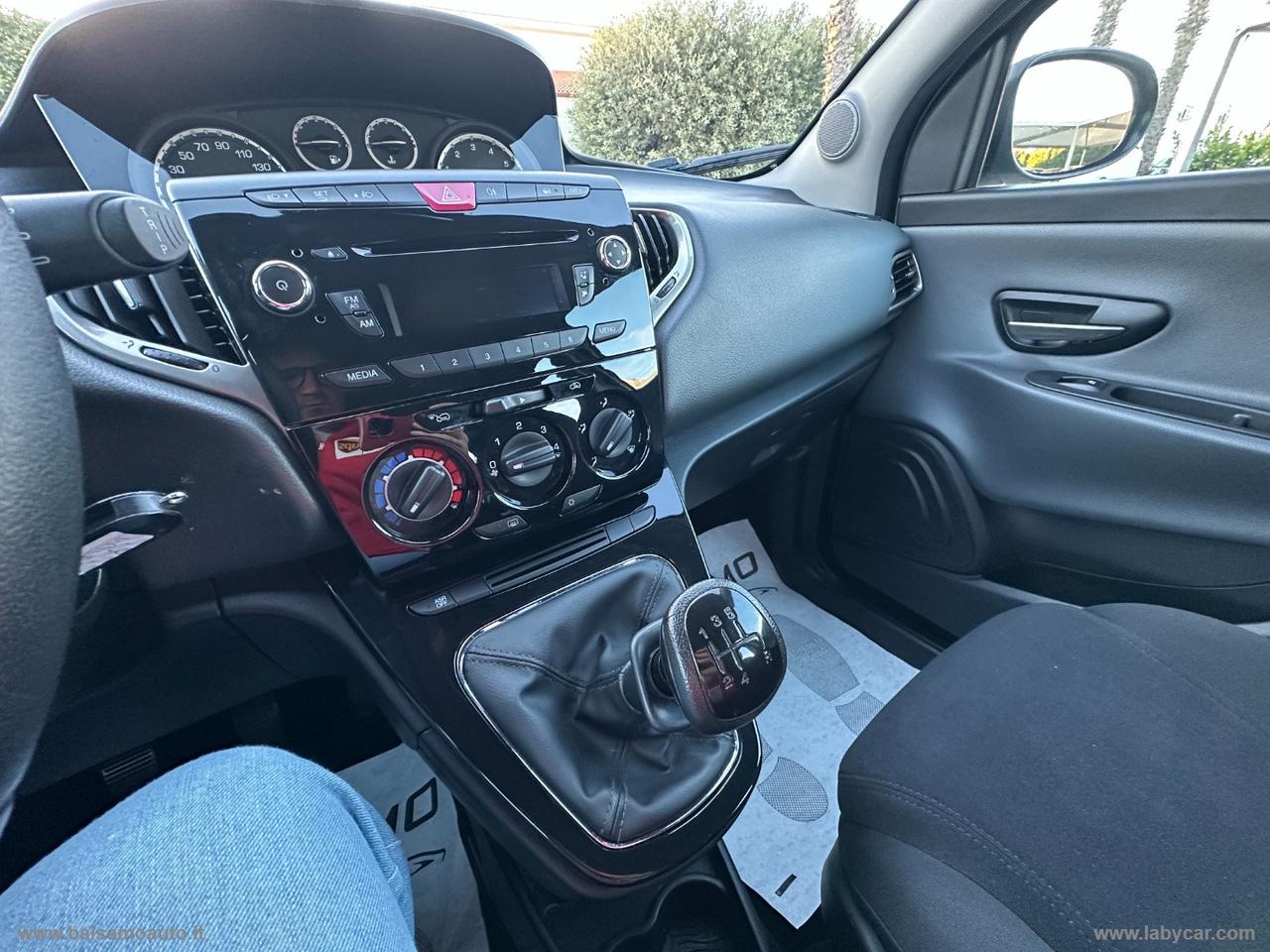 LANCIA Ypsilon 1.2 69 CV 5p. Gold