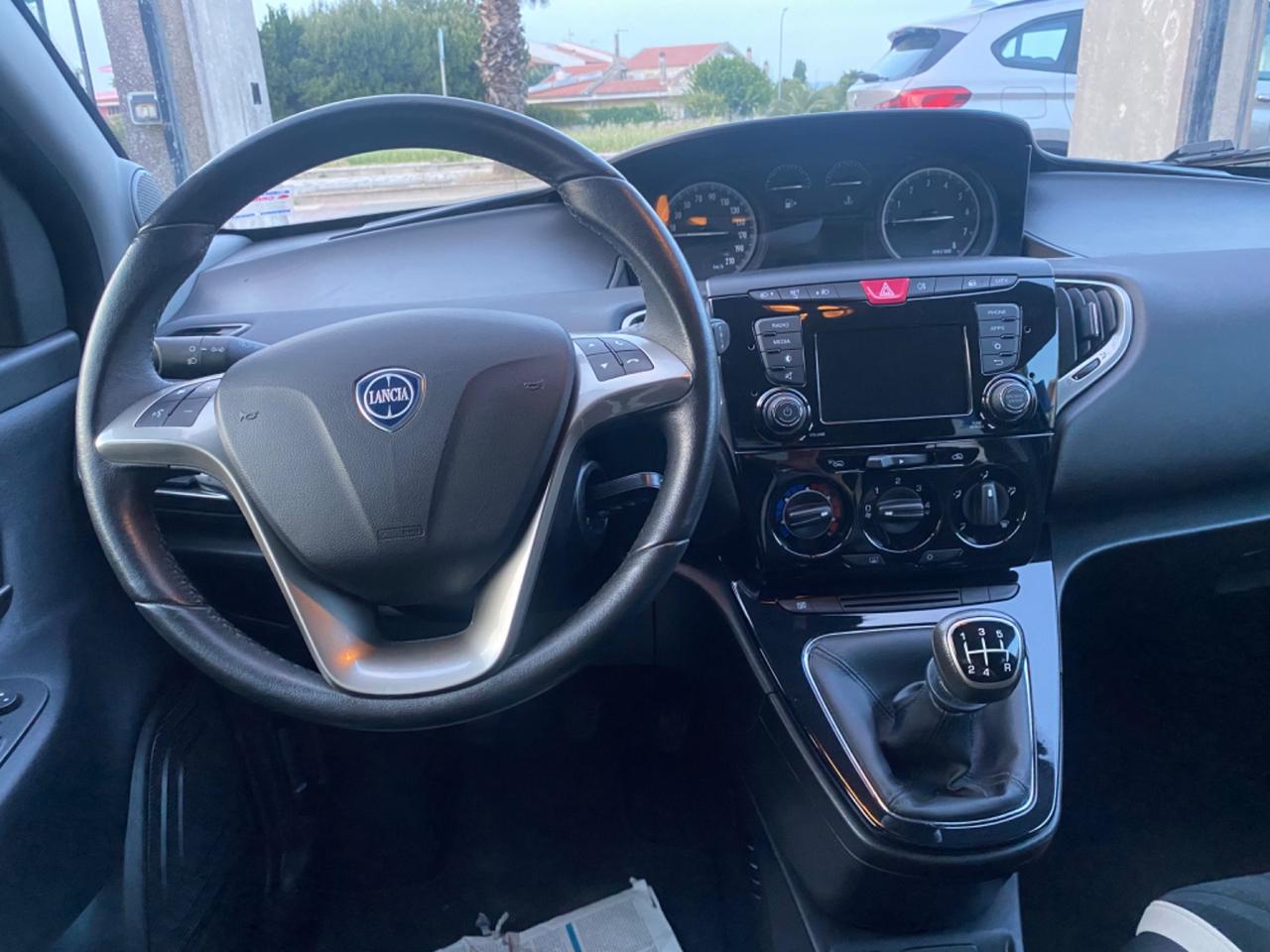 Lancia Ypsilon 1.2 69 CV 5 porte Gold