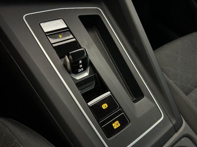 VOLKSWAGEN Golf 1.5 TGI DSG Life