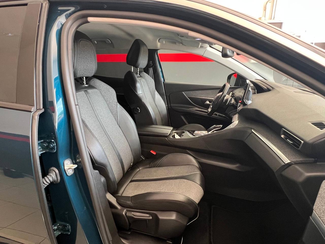 Peugeot 3008 BlueHDi 130 S&S Allure Pack