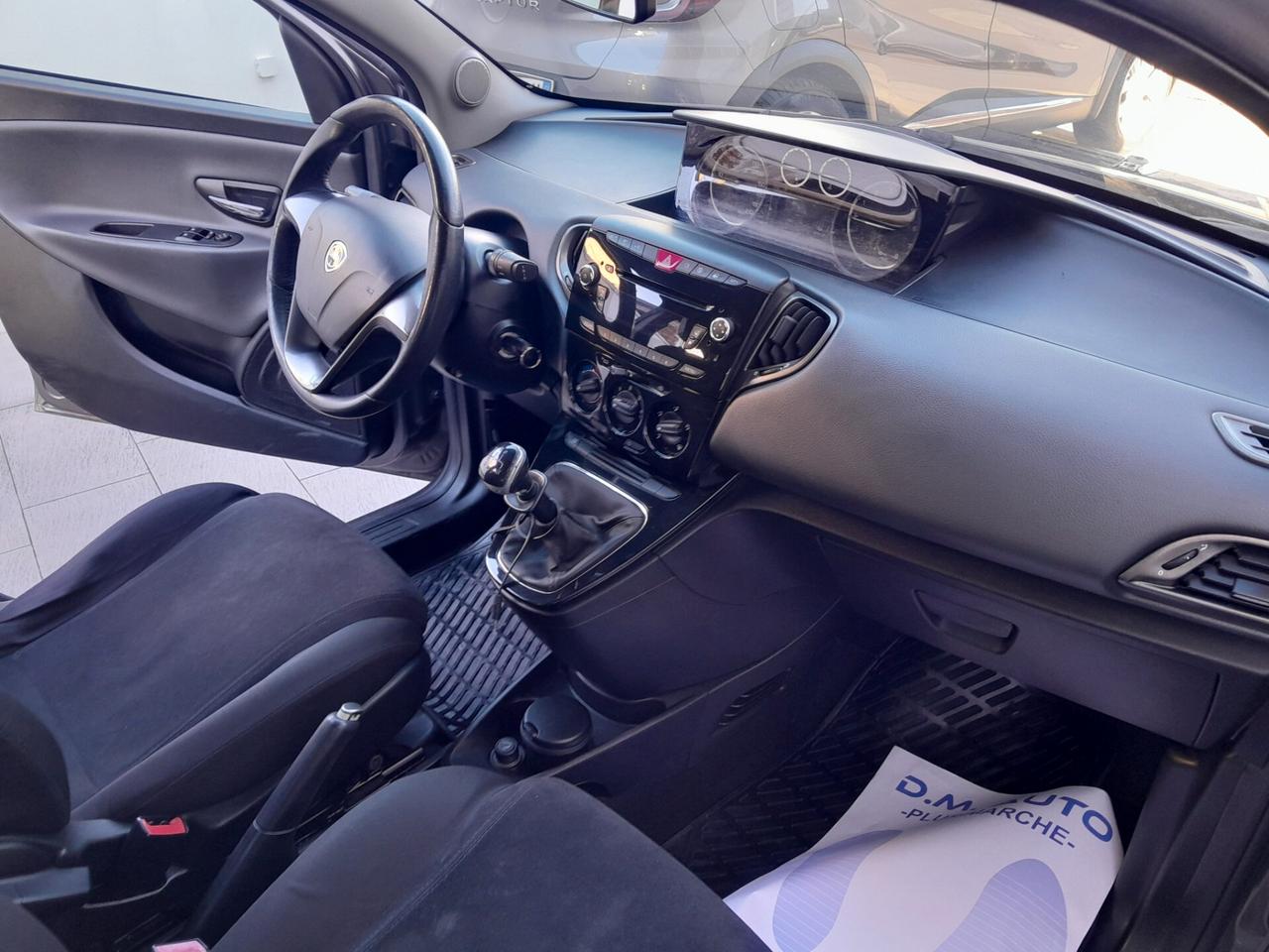 Lancia Ypsilon 1.2 69 CV 5 porte S&S Silver