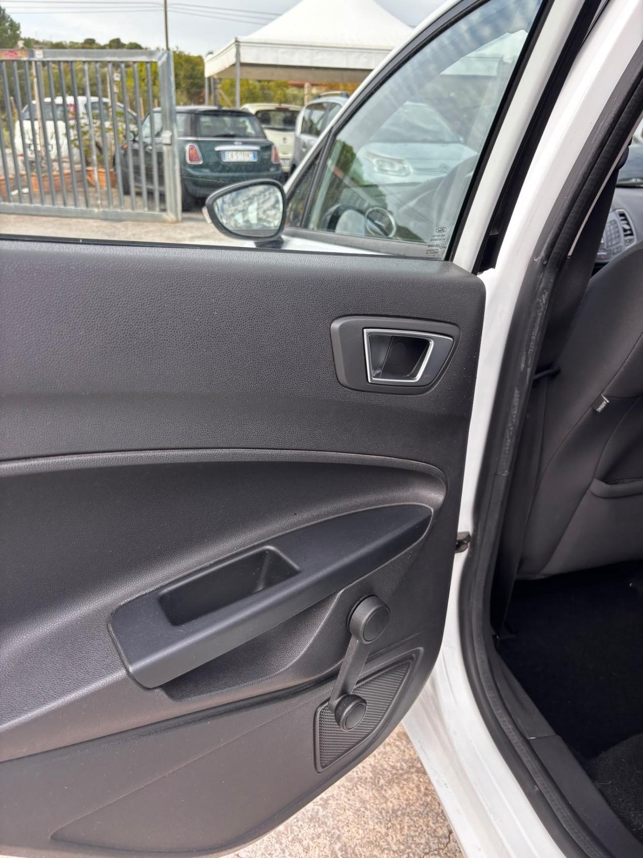 Ford Fiesta 1.5 TDCi 75CV 5 porte Titanium