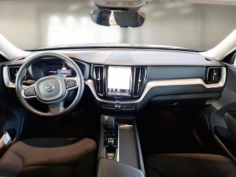 VOLVO XC60 B4 D AWD AUTOMATICO MOMENTUM SUV