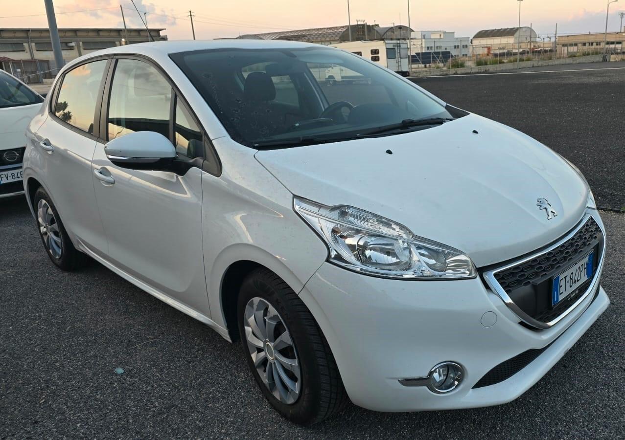 Peugeot 208 1.2cc 82 CV 5 porte Allure - PERFETTE CONDIZIONI -