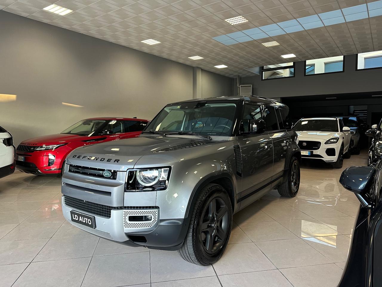 Land Rover Defender 110 3.0D I6 200 CV AWD Auto SE