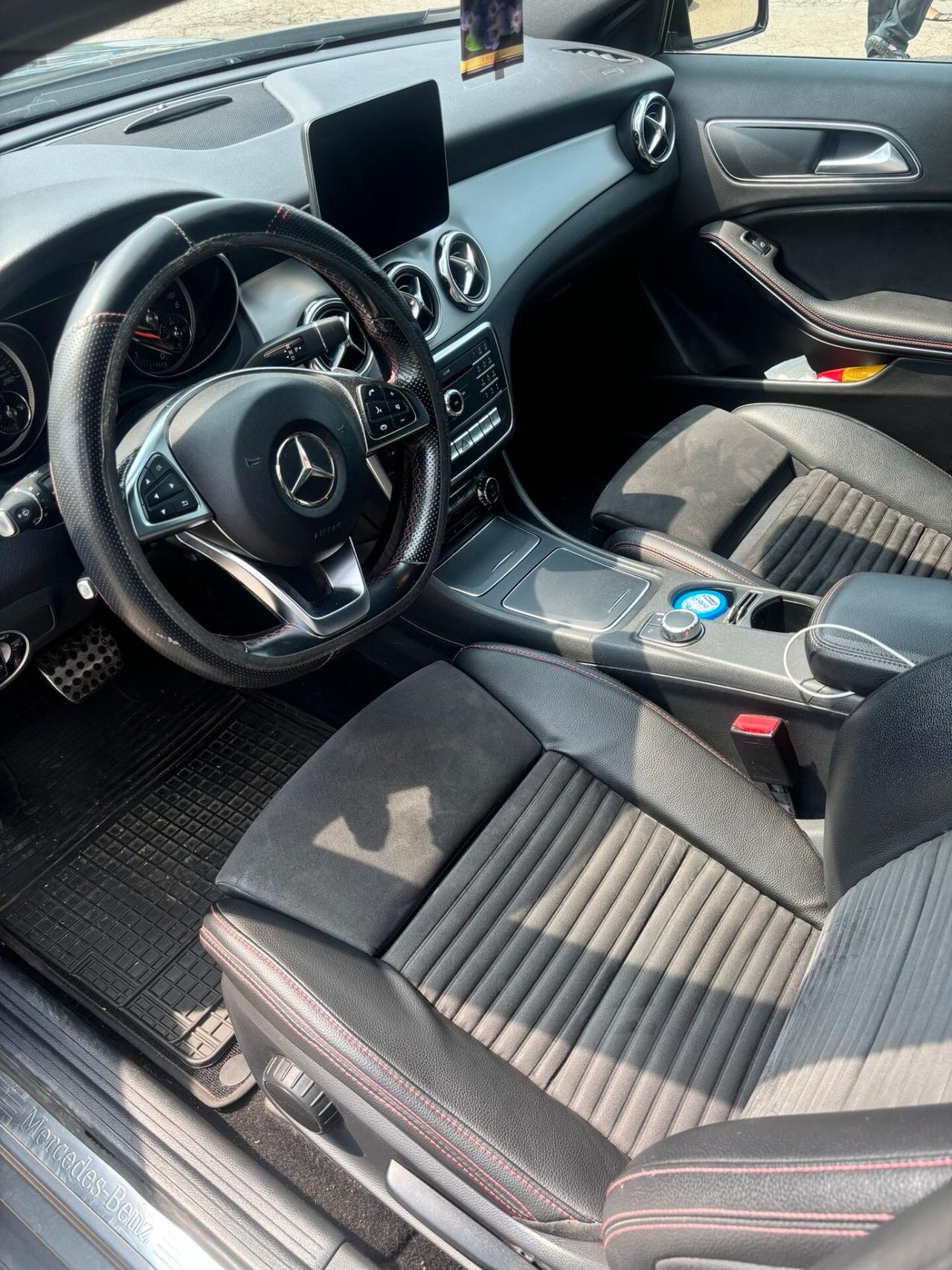 Mercedes-benz GLA 200 GLA 200 d Automatic 4Matic Premium Night Edition