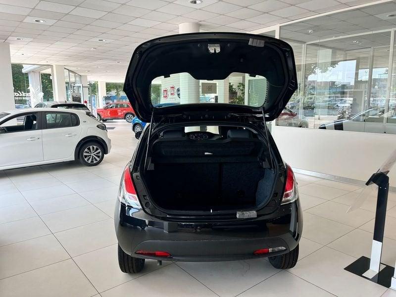 Lancia Ypsilon 1.0 FireFly 5 porte S&S Hybrid Oro