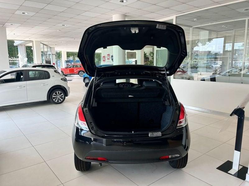 Lancia Ypsilon 1.0 FireFly 5 porte S&S Hybrid Platino