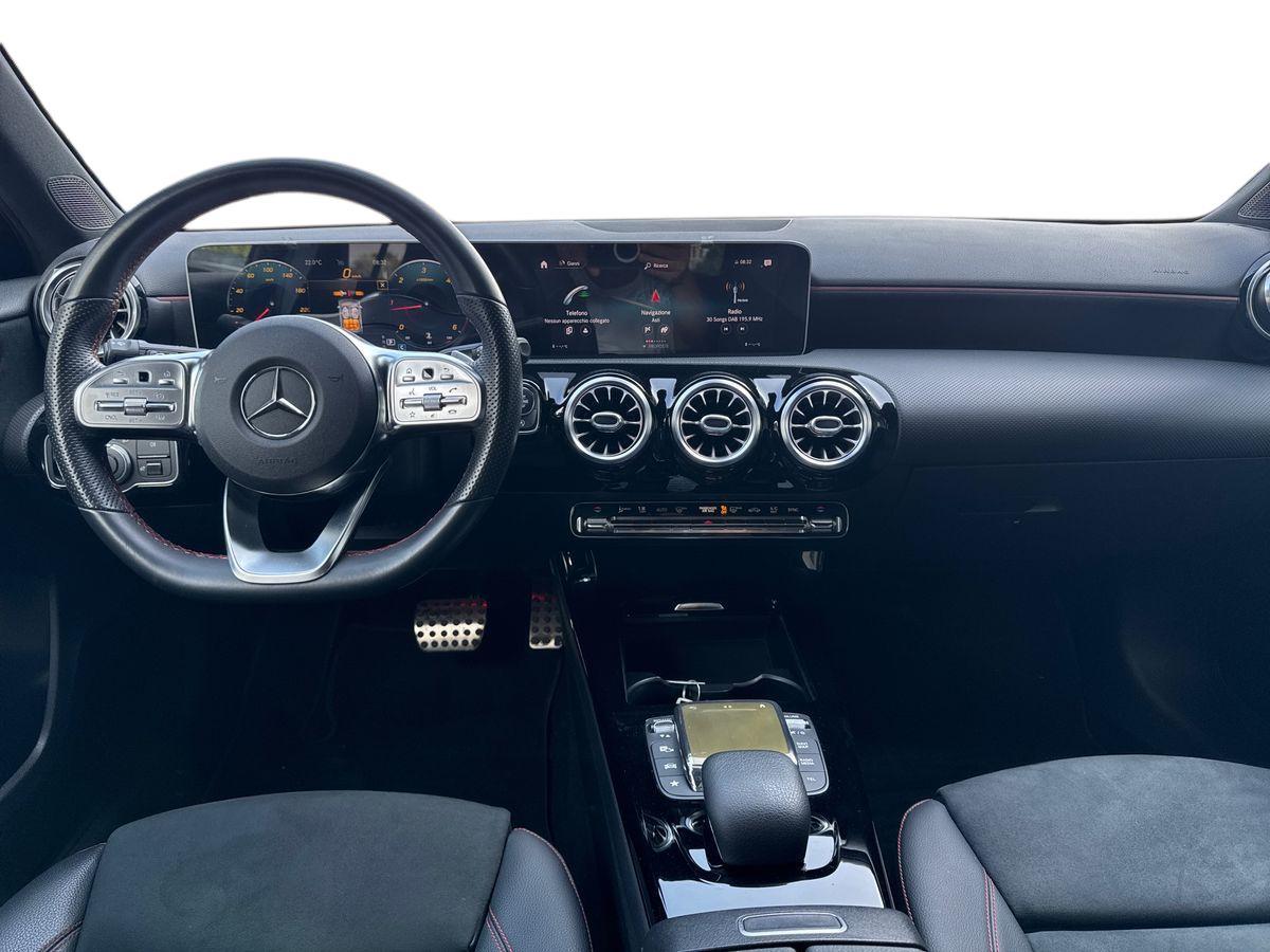 Mercedes-Benz A 200 d Premium auto