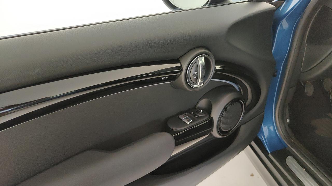 MINI Mini IV F56 2021 3p - Mini 3p 1.5 One Classic 75cv