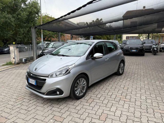 PEUGEOT 208 1° serie PureTech 82 5 p Allure OK NEOPATENTATO