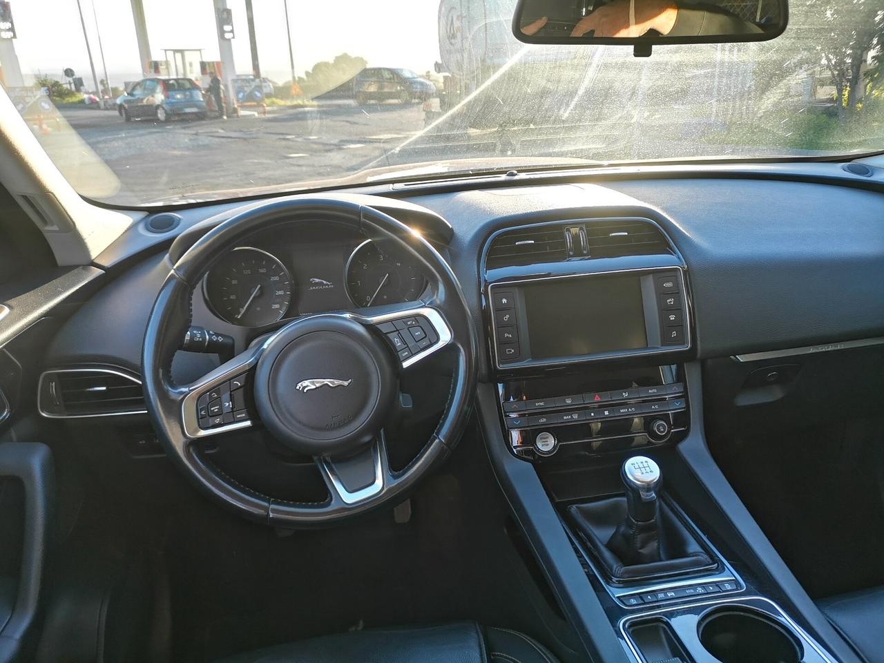 Jaguar F-Pace 2.0 D 163 CV Portfolio