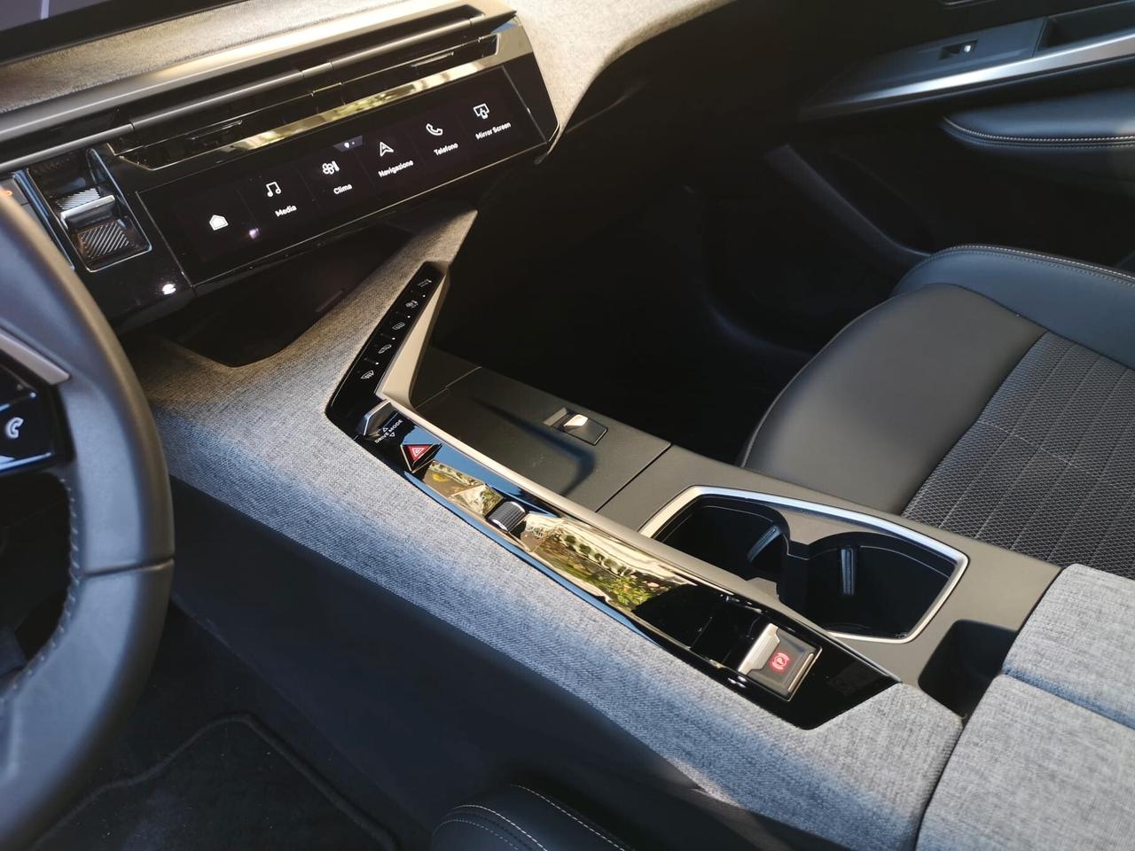 PEUGEOT 3008 Hybrid 136CV e-DCS 6 Allure Pack 2024