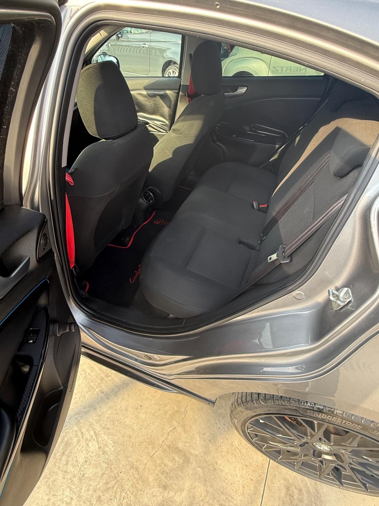 Alfa Romeo Giulietta 1.6 JTDm-2 105 CV Exclusive