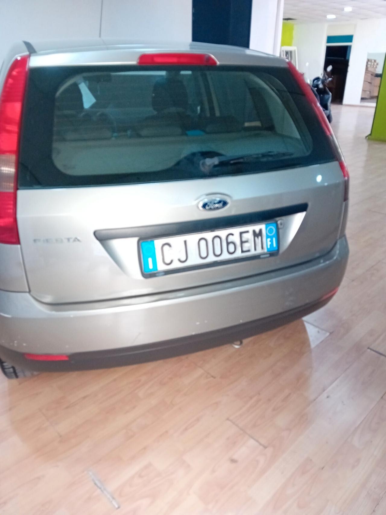Ford Fiesta 1.2 16V 5p. Ghia