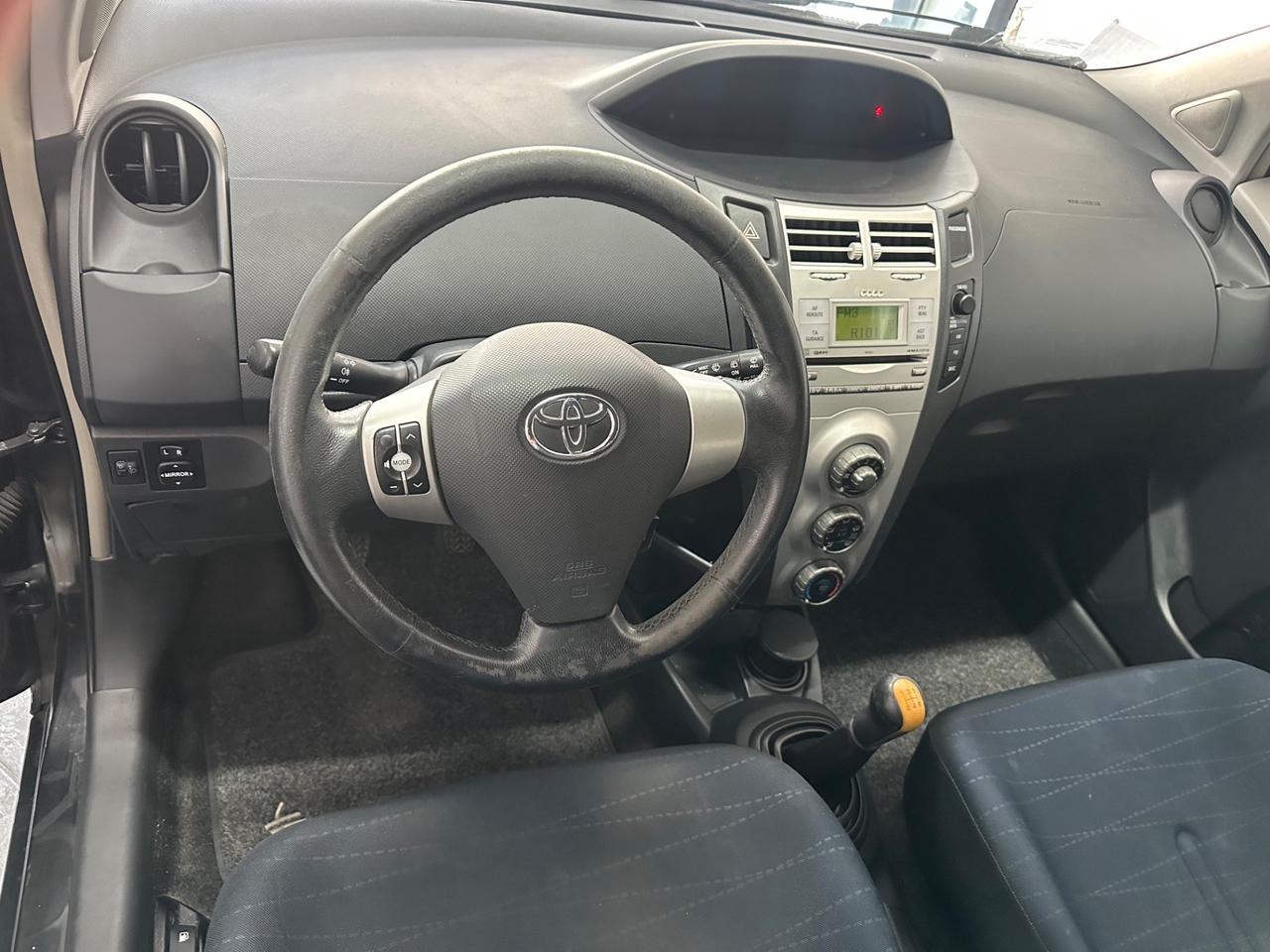 Toyota Yaris 1.0 5 porte Sol