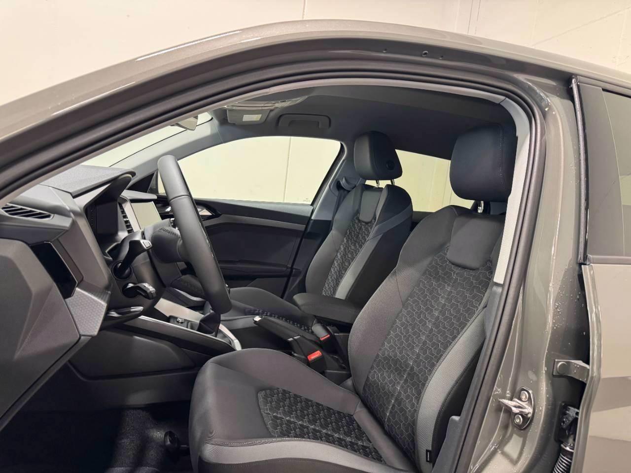 AUDI A1 SPORTBACK 30 TFSI S-TRONIC S-LINE EDITION