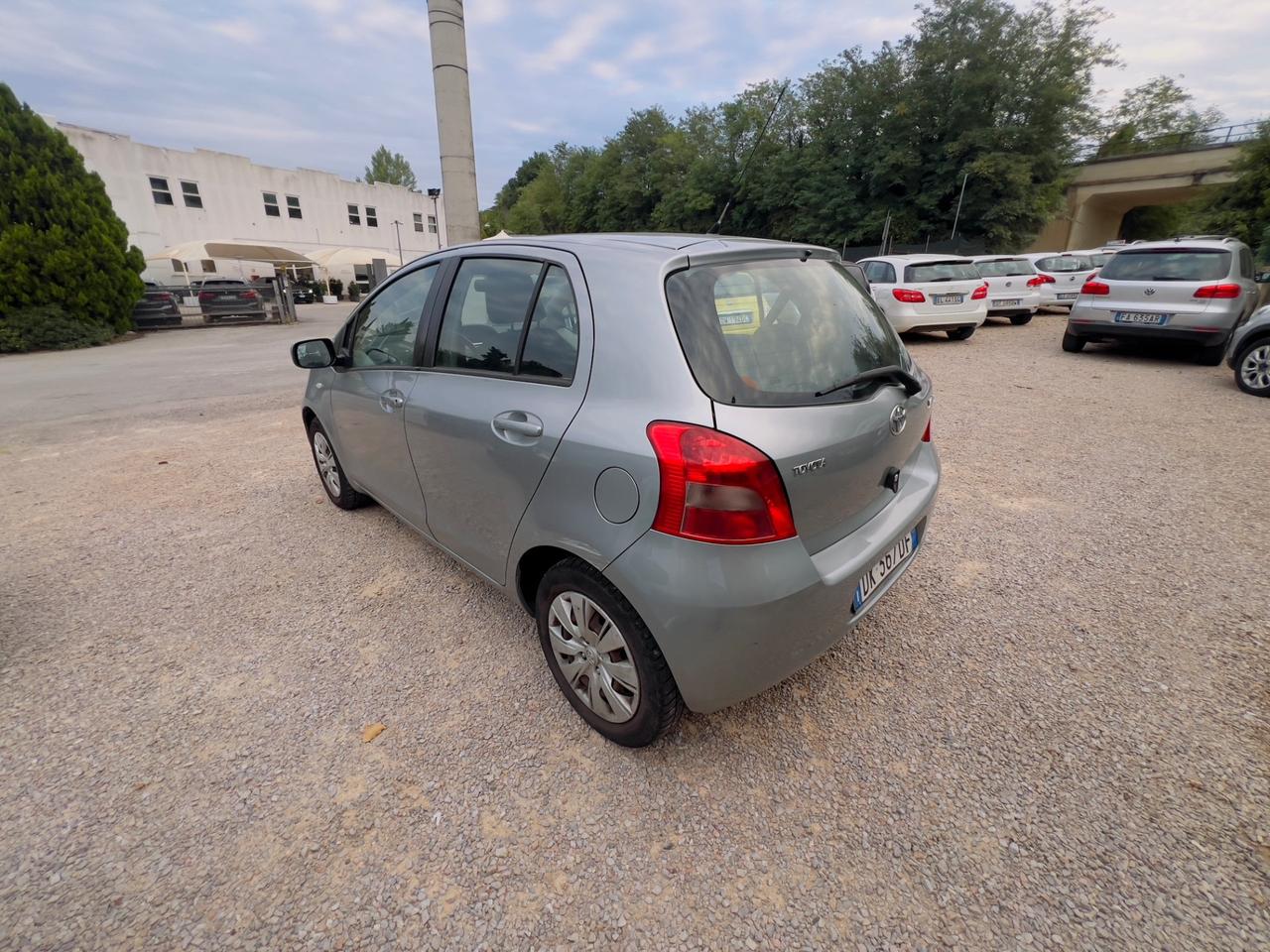 Toyota Yaris 1.0 5 porte